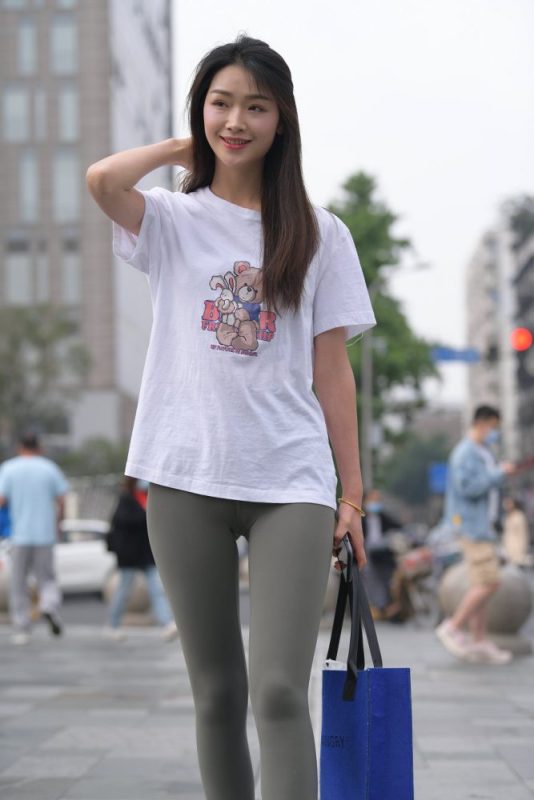 一身休闲装的瑜伽裤女孩J2961 709P1V-24.1GB-美图