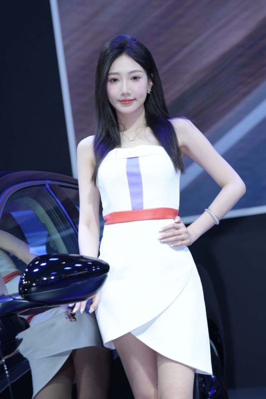 P4311 魅力白裙高跟 【73P】-美图