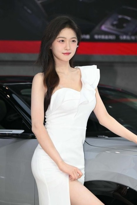 P4303 甜美白色长裙 【90P】-美图