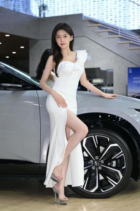 P4303 甜美白色长裙 【90P】