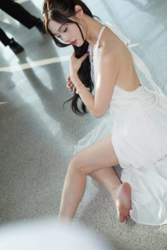 P4376 紫裙长腿高跟美女 【289P】