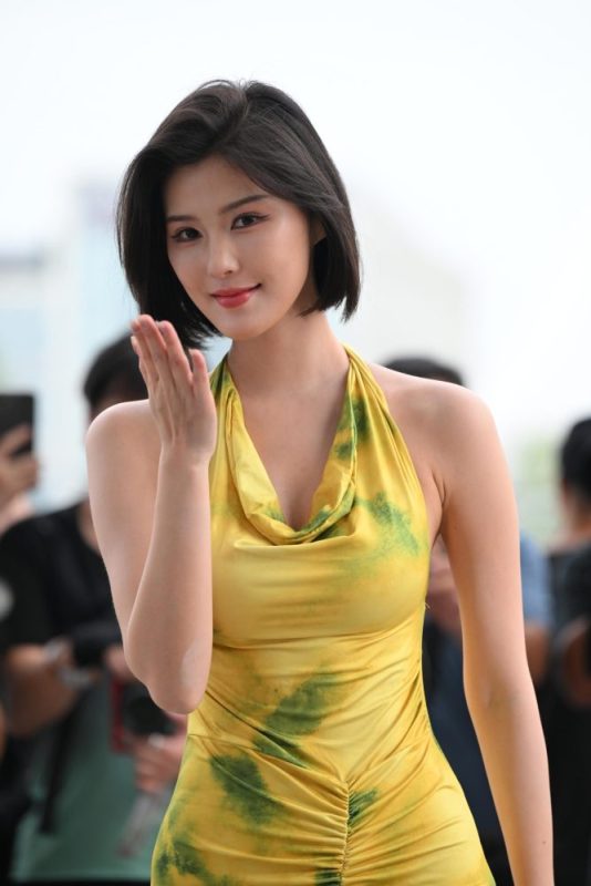 P4365 淡雅黄色长裙 【88P】